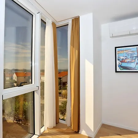 Apartment Art Gallery Murter