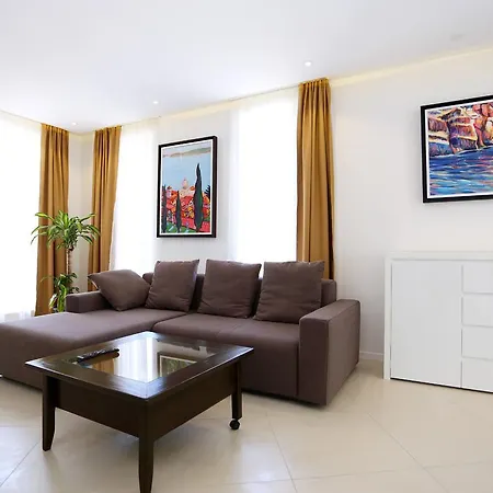 Apartment Art Gallery Murter