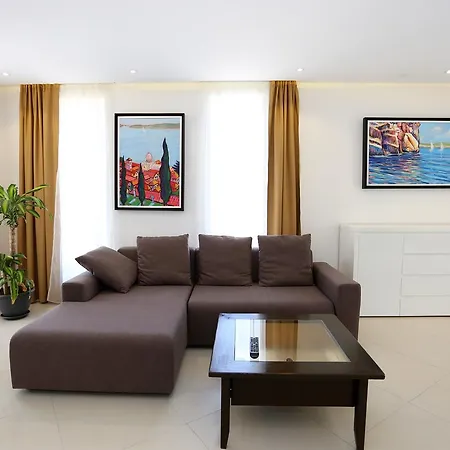 Art Gallery Apartment Murter