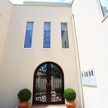 Art Gallery Apartament *